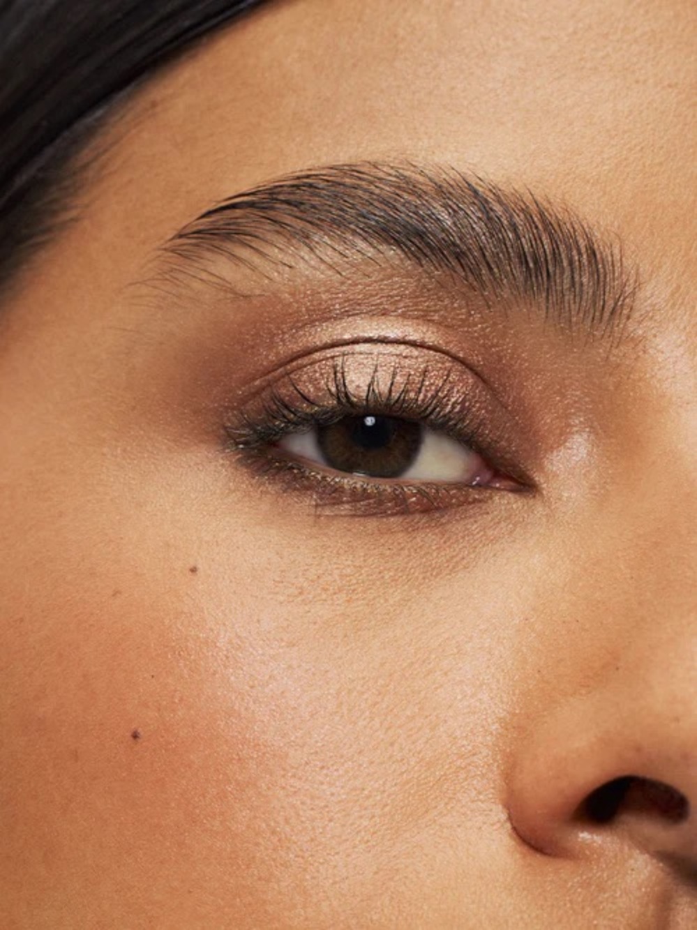🪷 Belle by Kim Gravel Shimmer Eyeshadow Stick - Golden